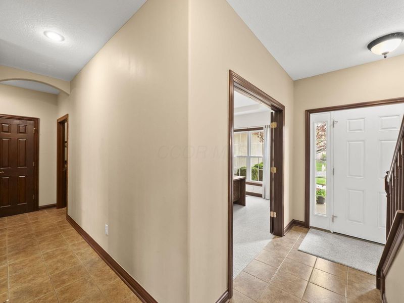 803 Covered Bridge Drive, Delaware, OH 43015 Photo 10