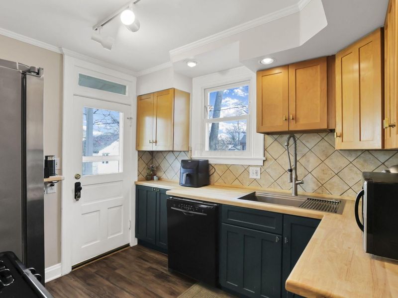 845 S Cassingham Road, Columbus, OH 43209 Photo 11