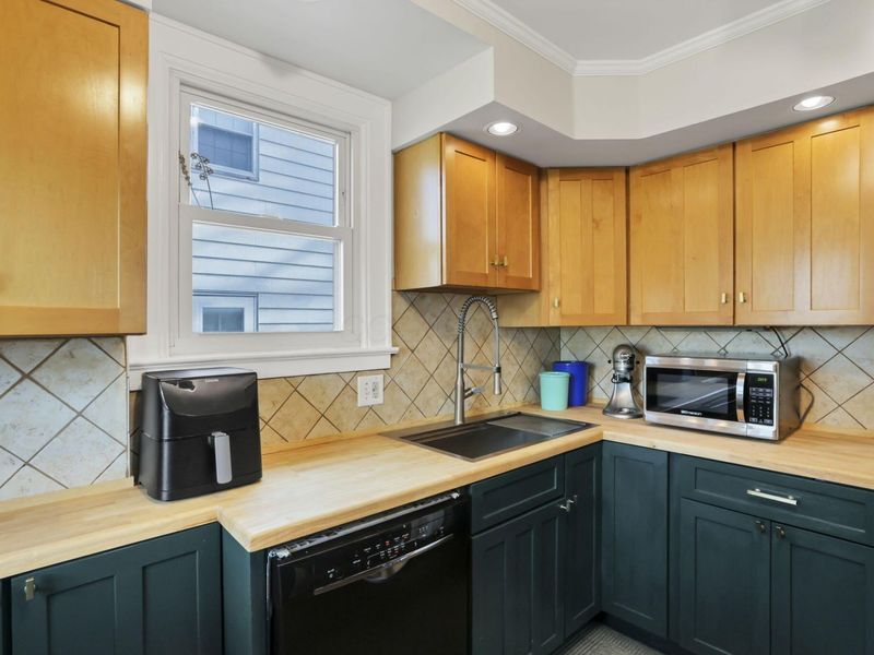 845 S Cassingham Road, Columbus, OH 43209 Photo 12