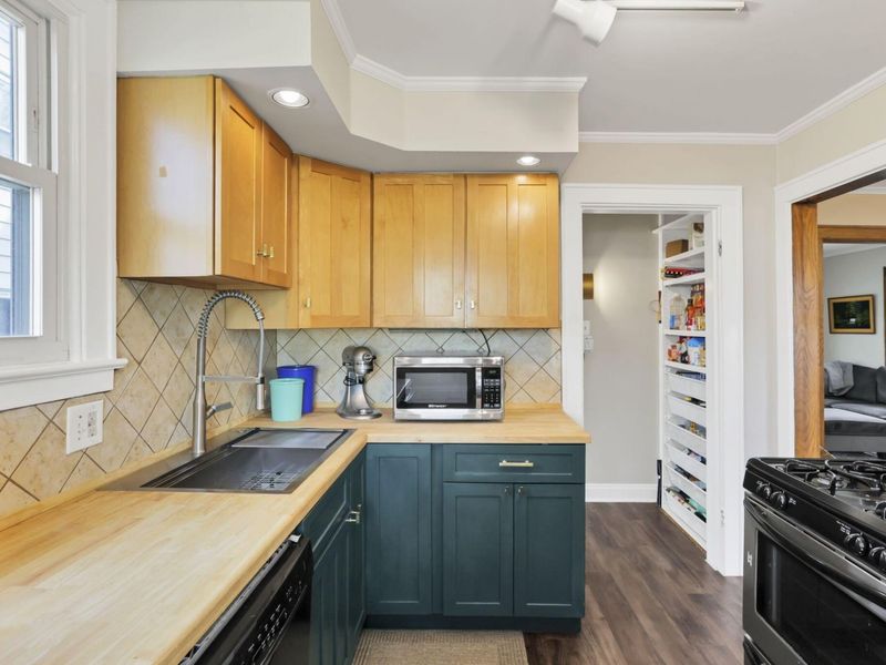 845 S Cassingham Road, Columbus, OH 43209 Photo 13