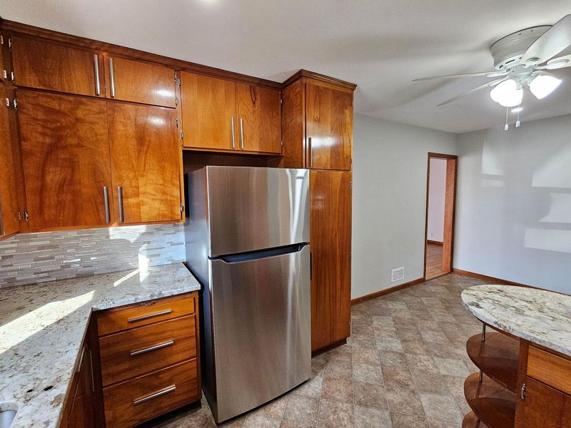 885 W Perry Street, Bucyrus, OH 44820 Photo 12