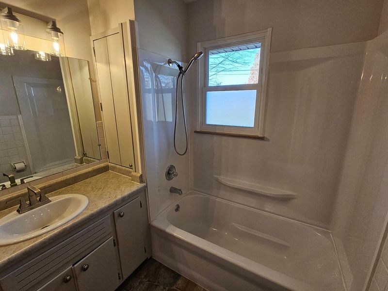 885 W Perry Street, Bucyrus, OH 44820 Photo 14