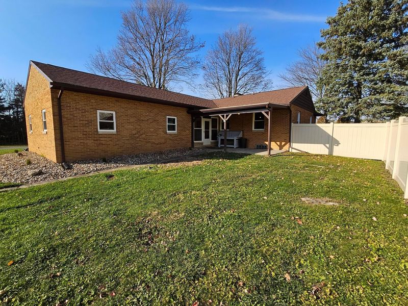 885 W Perry Street, Bucyrus, OH 44820 Photo 3