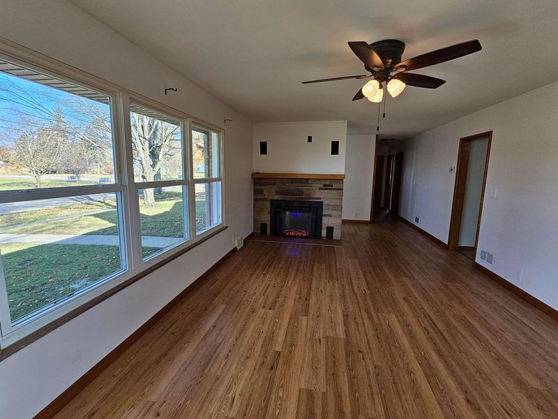 885 W Perry Street, Bucyrus, OH 44820 Photo 7