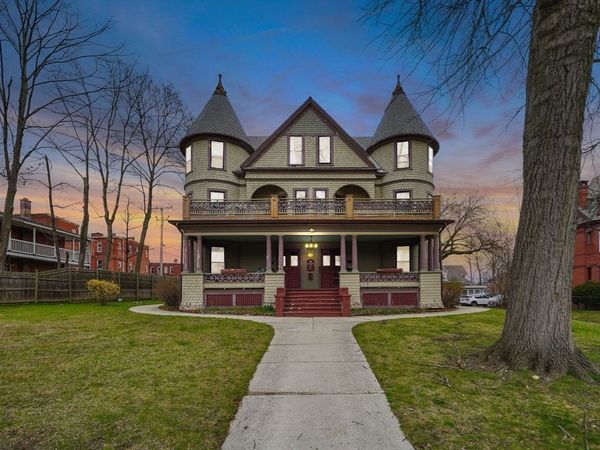 1137 Dwight St, Unit C, Holyoke, MA 01040