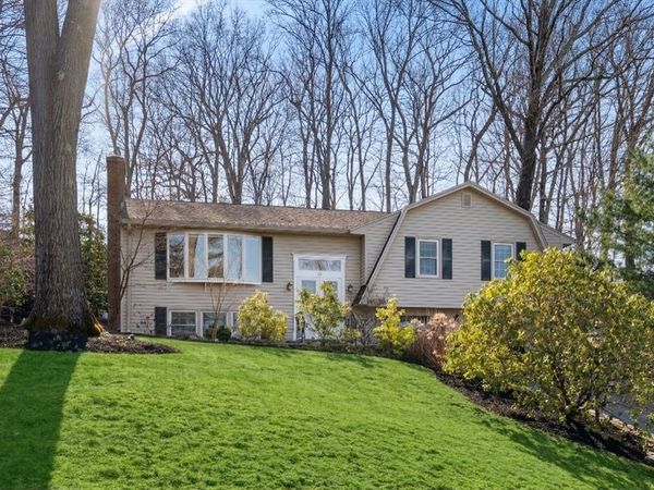 19 Duggan Dr, Framingham, MA 01702