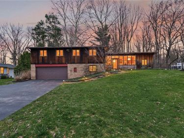 40 N Country Club Drive , Rochester, NY 14618