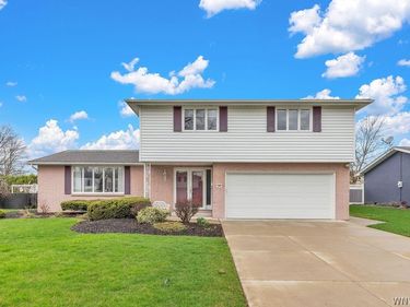 89 Ranch Trail W, Williamsville, NY 14221