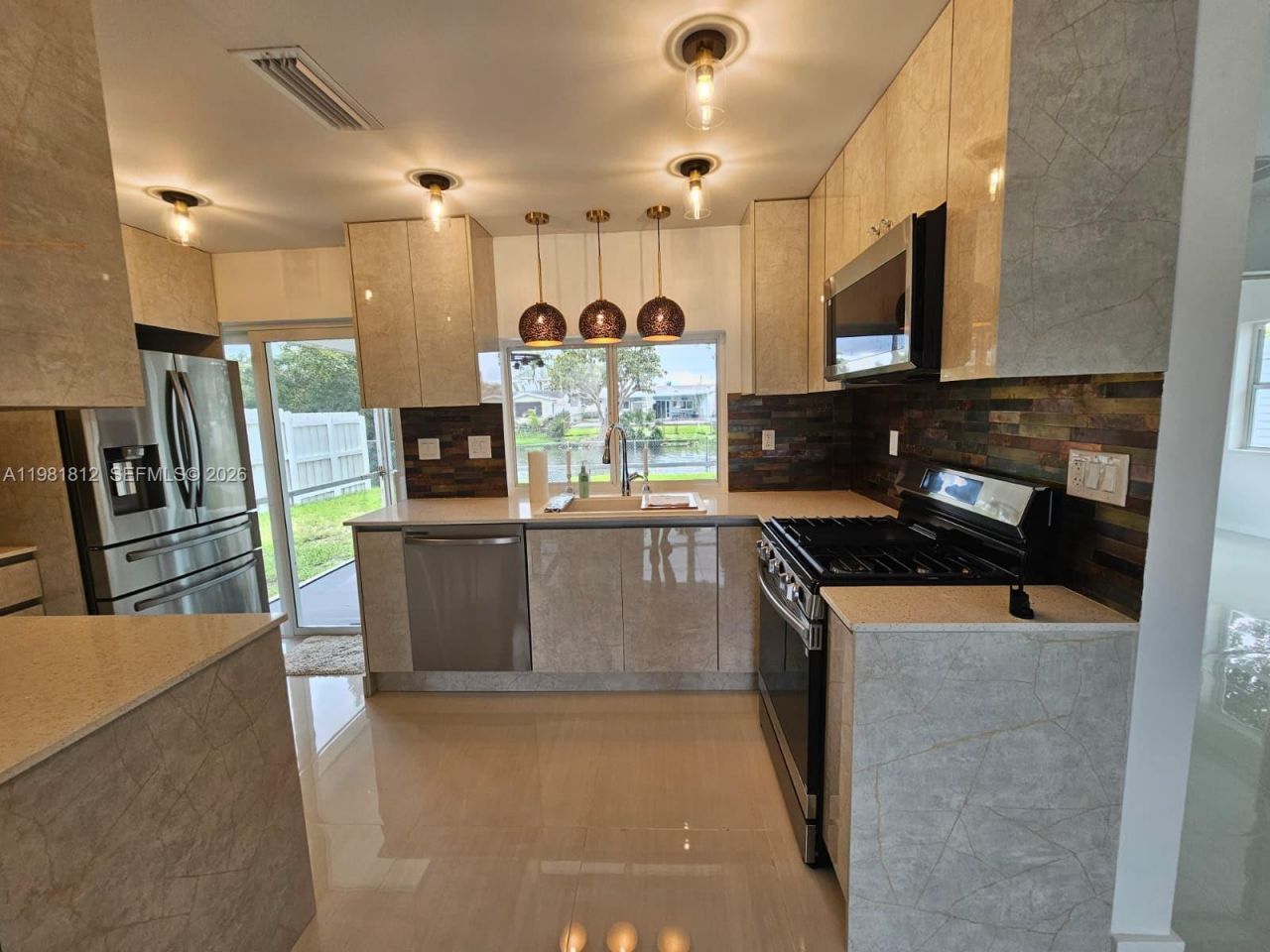 11450 NW 32nd Pl, Sunrise, FL 33323 Photo