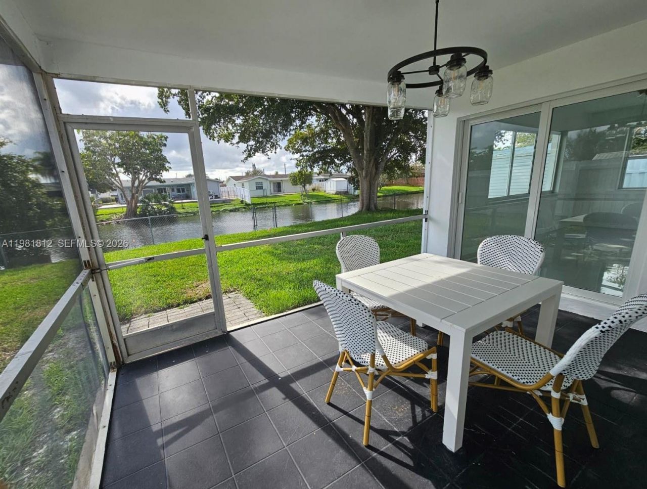 11450 NW 32nd Pl, Sunrise, FL 33323 Photo