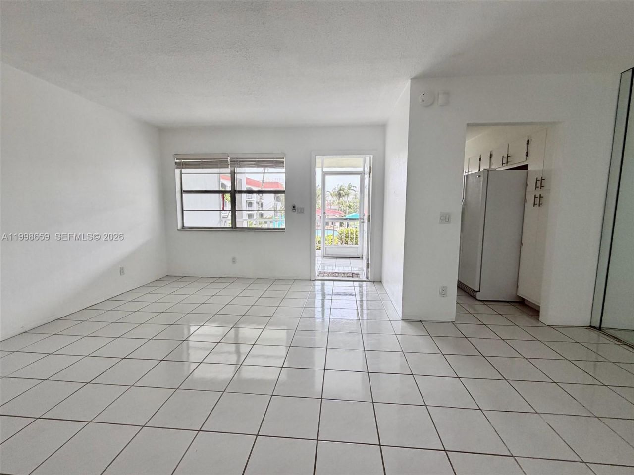 580 Egret Dr, Unit 212, Hallandale Beach, FL 33009 Photo