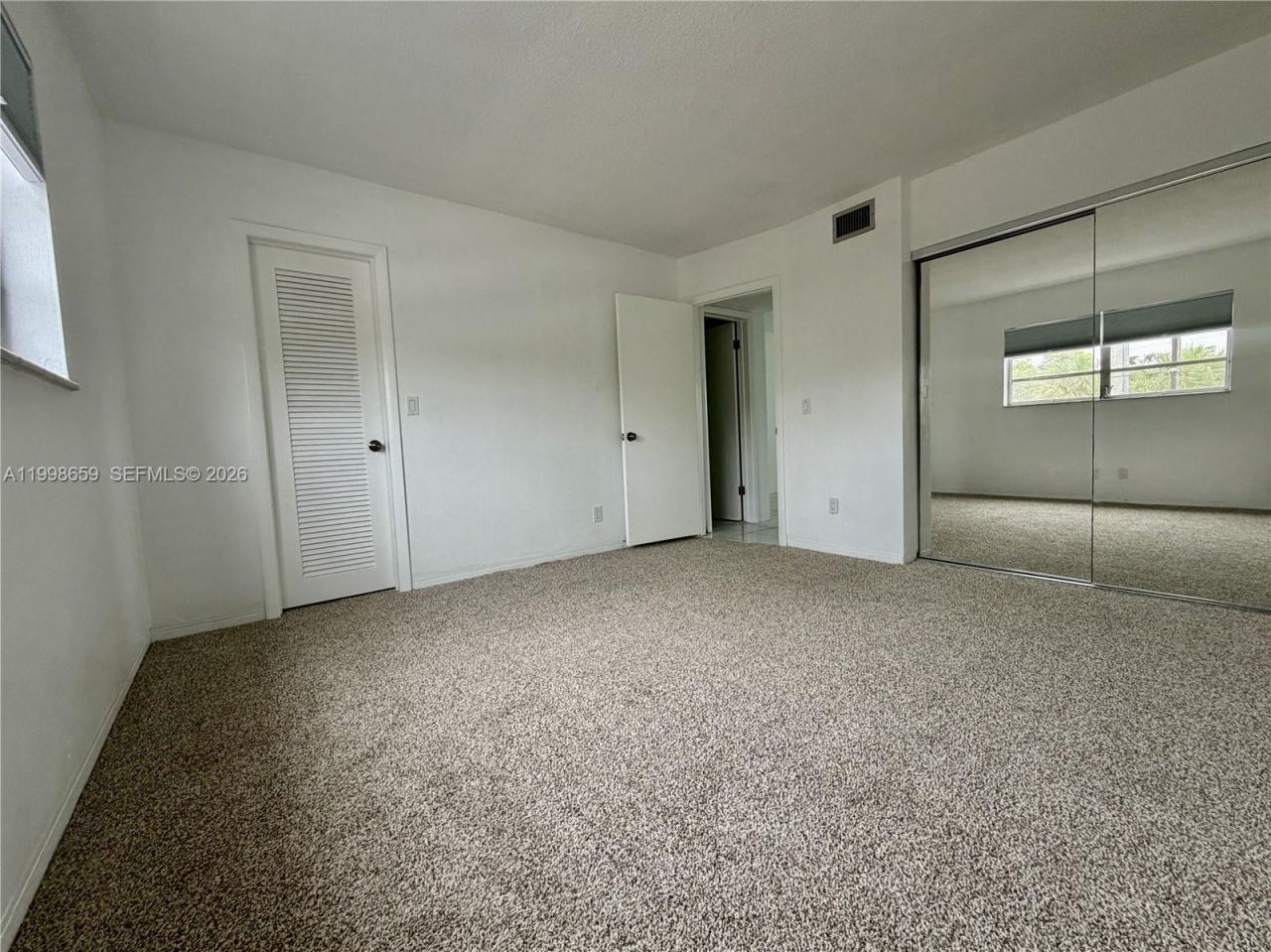 580 Egret Dr, Unit 212, Hallandale Beach, FL 33009 Photo