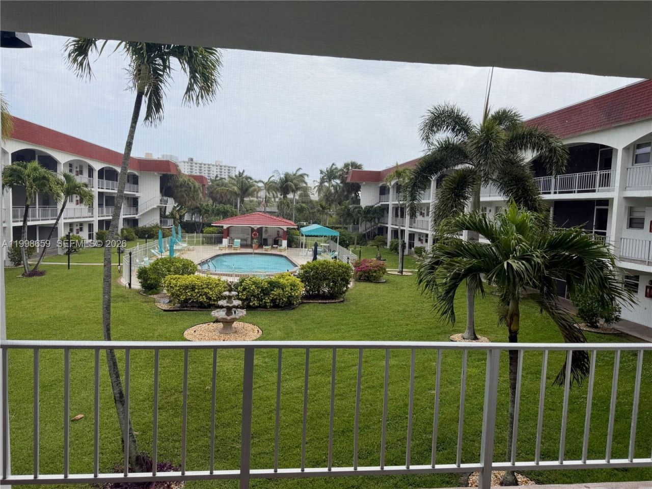 580 Egret Dr, Unit 212, Hallandale Beach, FL 33009 Photo