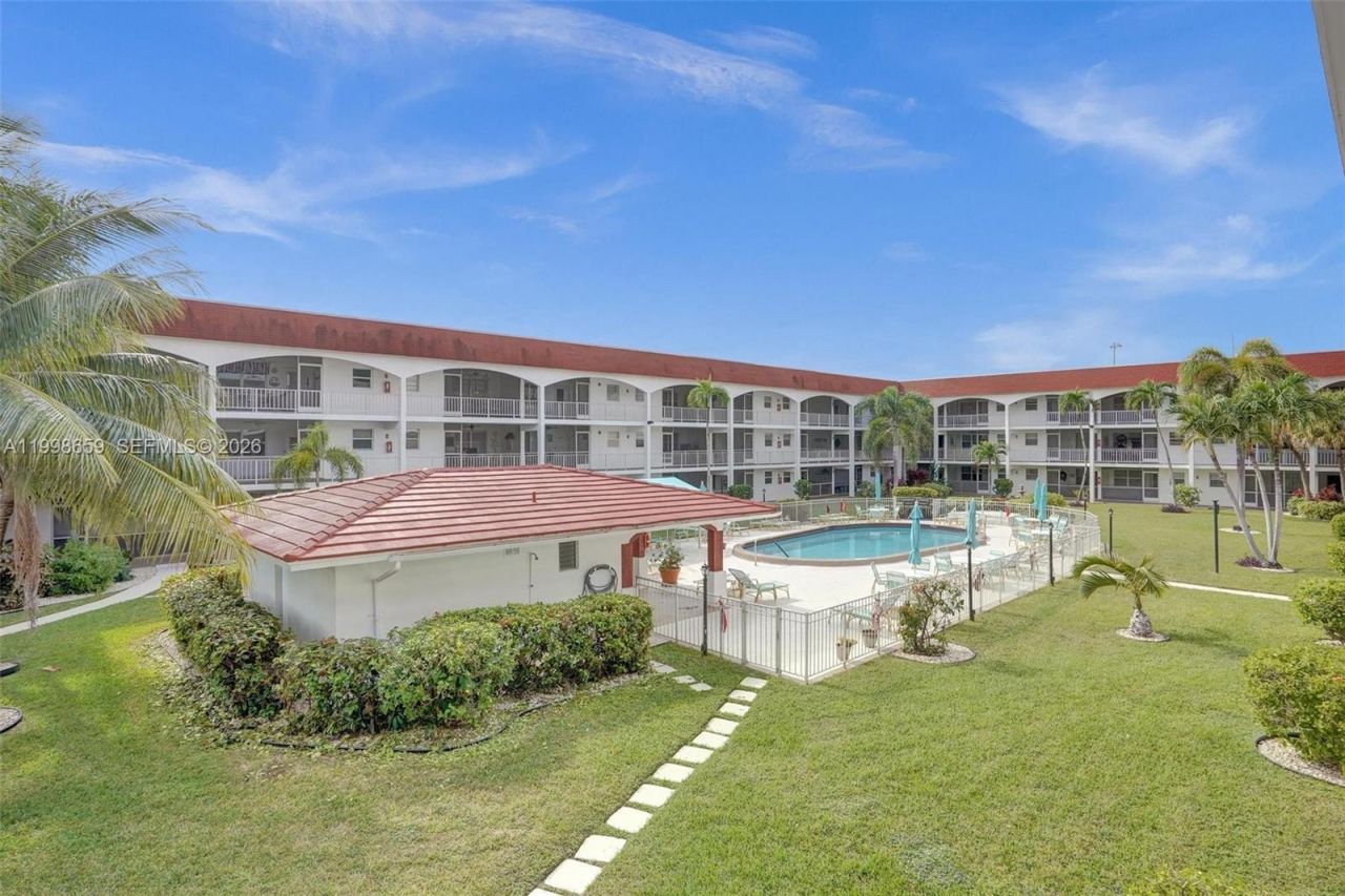 580 Egret Dr, Unit 212, Hallandale Beach, FL 33009 Photo