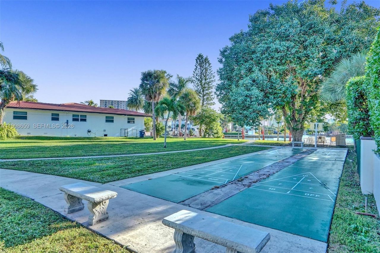 580 Egret Dr, Unit 212, Hallandale Beach, FL 33009 Photo