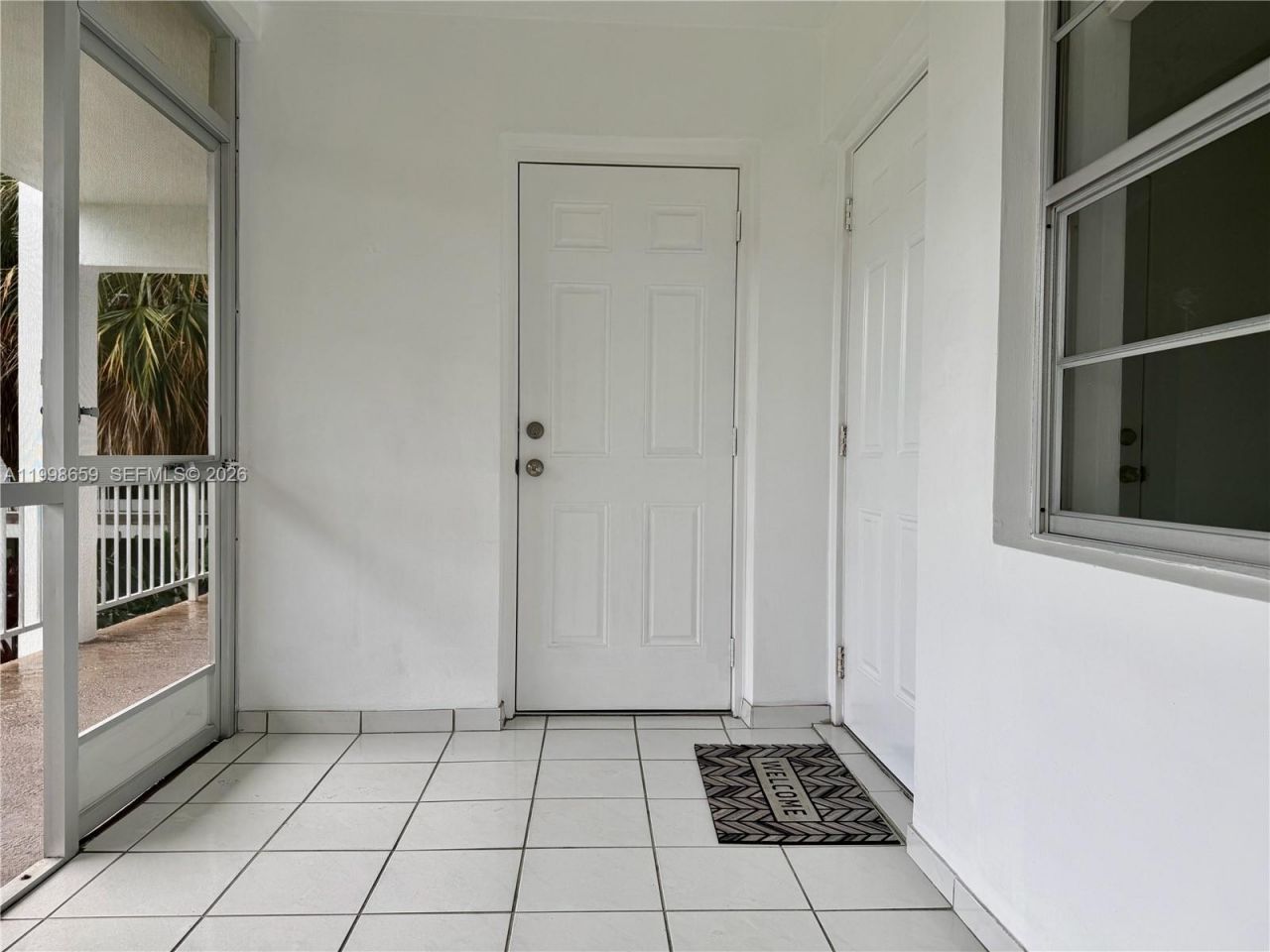 580 Egret Dr, Unit 212, Hallandale Beach, FL 33009 Photo