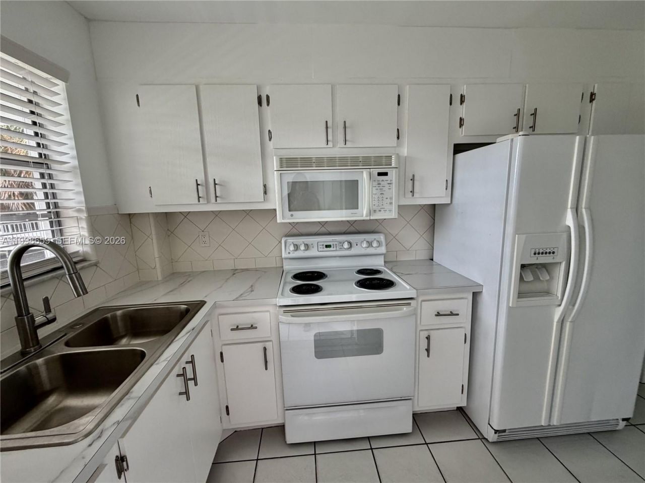 580 Egret Dr, Unit 212, Hallandale Beach, FL 33009 Photo