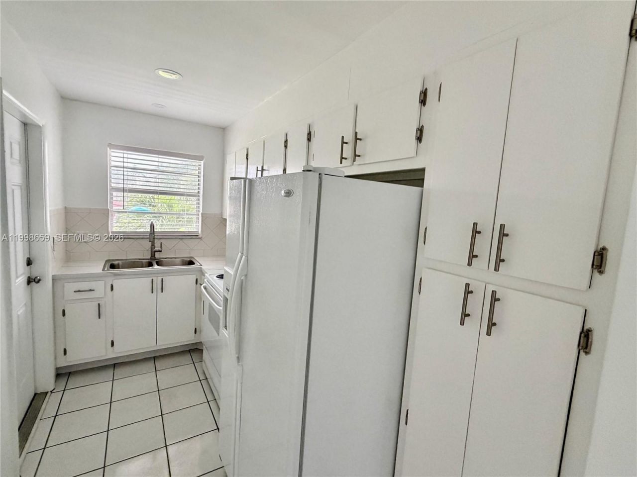 580 Egret Dr, Unit 212, Hallandale Beach, FL 33009 Photo