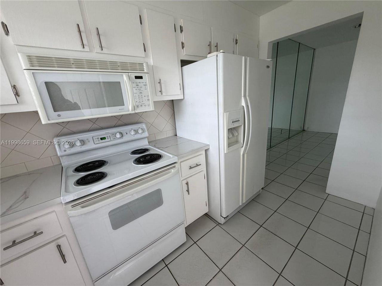 580 Egret Dr, Unit 212, Hallandale Beach, FL 33009 Photo