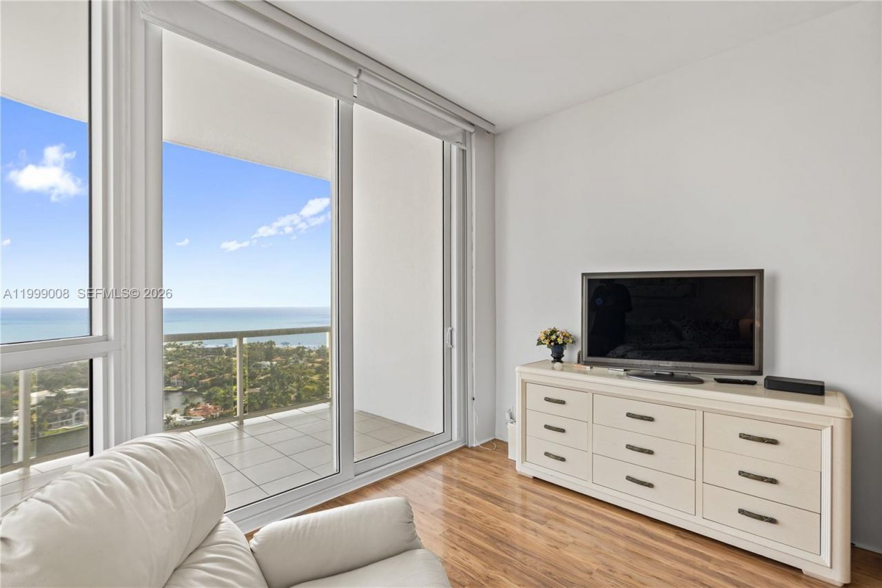 3802 NE 207th St, Unit 2704, Aventura, FL 33180 Photo