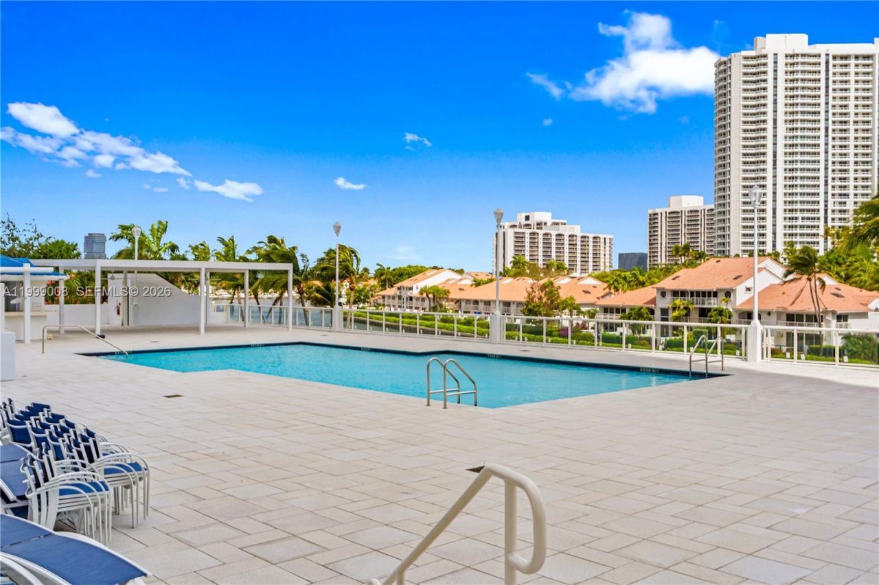 3802 NE 207th St, Unit 2704, Aventura, FL 33180 Photo