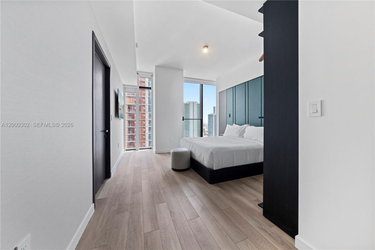 20 NE 11th St, Unit 4403, Miami, FL 33132 Photo