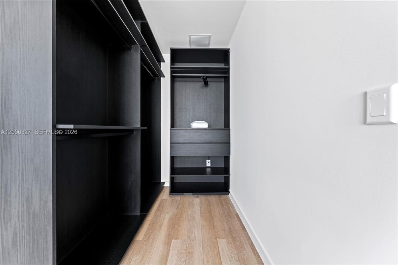 20 NE 11th St, Unit 4502, Miami, FL 33132 Photo
