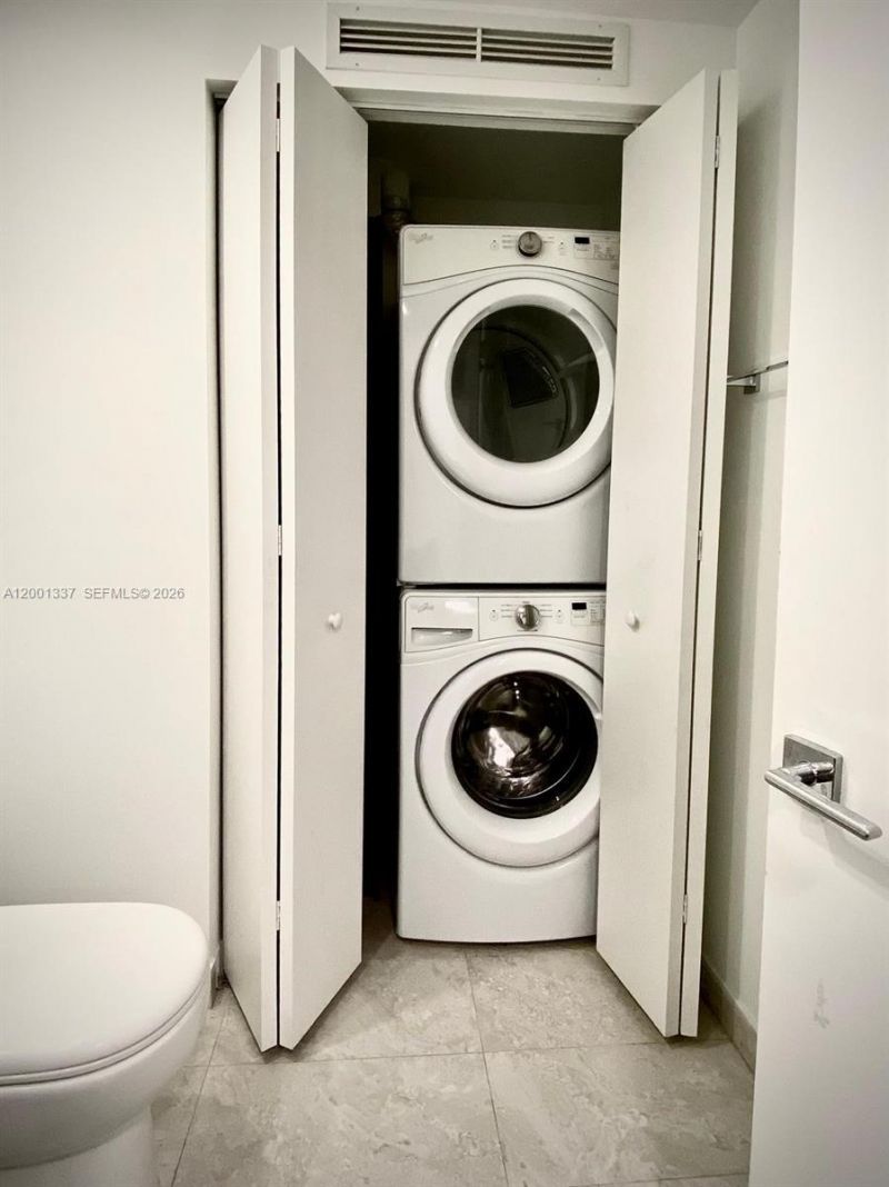 488 NE 18th St, Unit 204, Miami, FL 33132 Photo