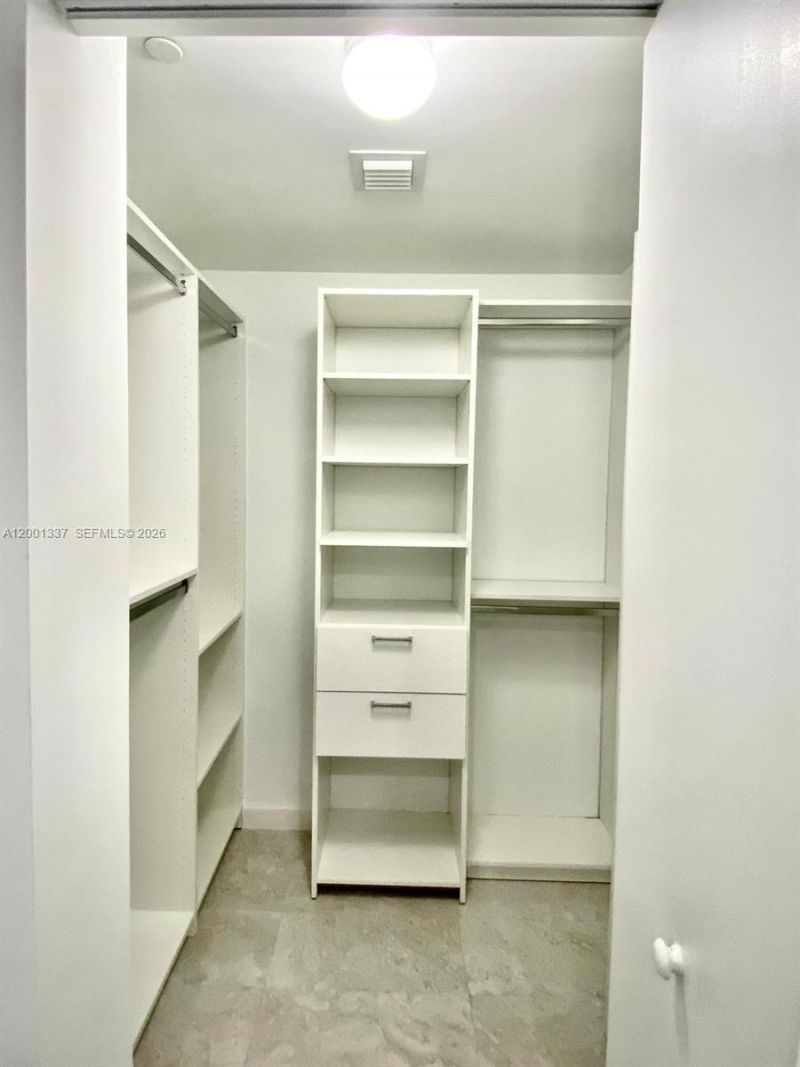488 NE 18th St, Unit 204, Miami, FL 33132 Photo