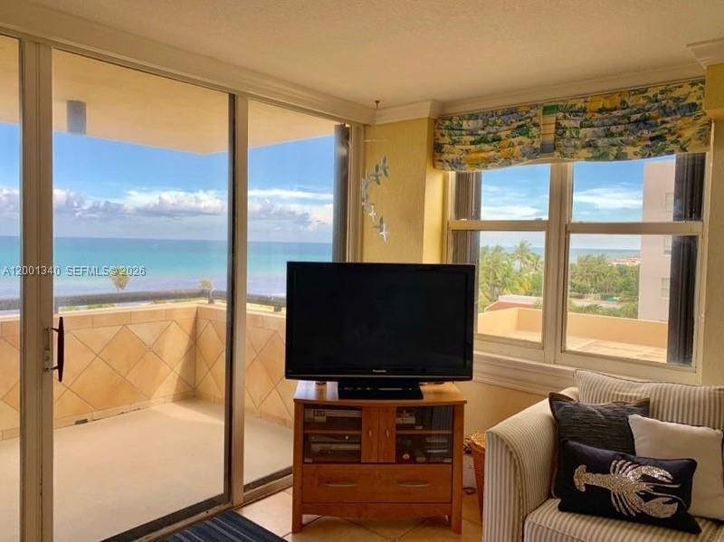 2555 Collins Ave, Unit 711, Miami Beach, FL 33140 Photo