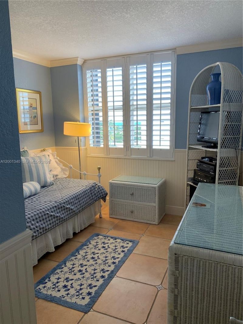 2555 Collins Ave, Unit 711, Miami Beach, FL 33140 Photo