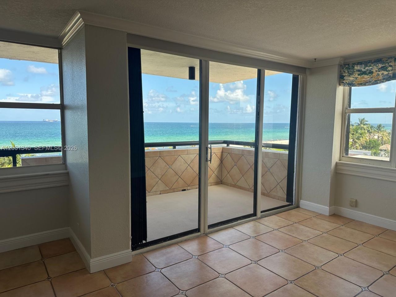 2555 Collins Ave, Unit 711, Miami Beach, FL 33140 Photo