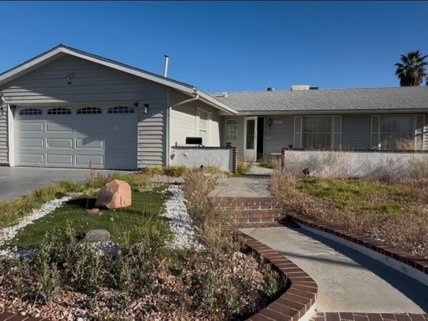 4060 E Harmon Avenue, Las Vegas, NV 89121