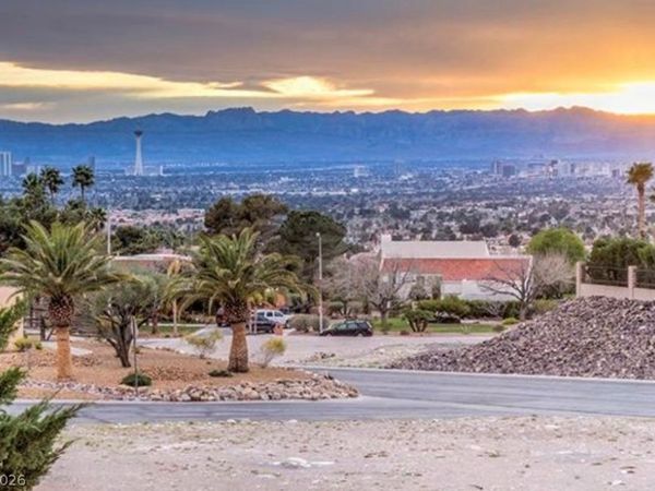 6881 Mountridge Drive, Las Vegas, NV 89110