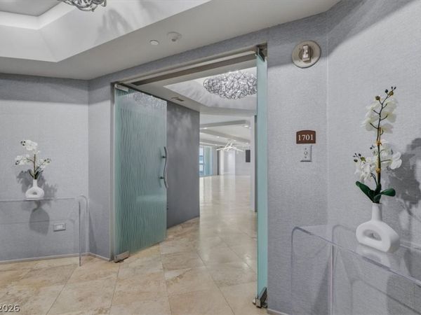 2877 Paradise Road, Unit 1701, Las Vegas, NV 89109