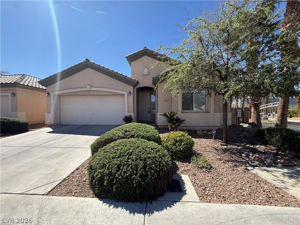 7998 Half Moon Point Drive, Las Vegas, NV 89113