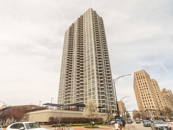 2020 N Lincoln Park West , Unit 11C, Chicago, IL 60614