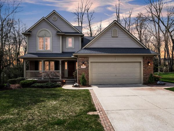 14756 Village Court, Plymouth, MI 48170