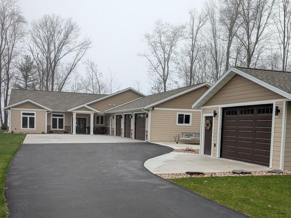 1870 Badger COURT, Arkdale, WI 54613