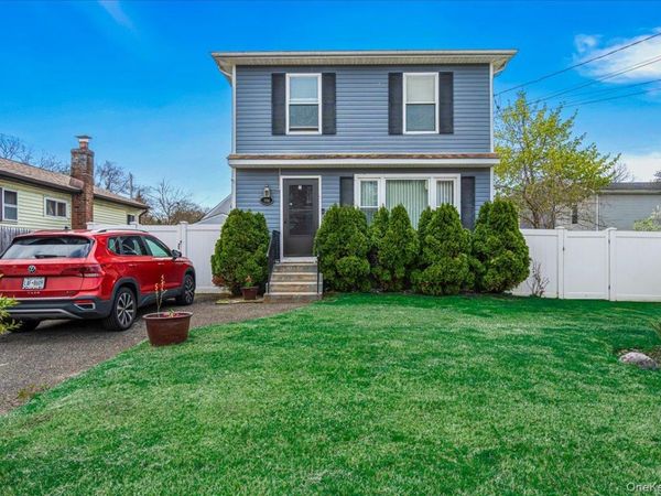 144 Washington Avenue, Wheatley Heights, NY 11798