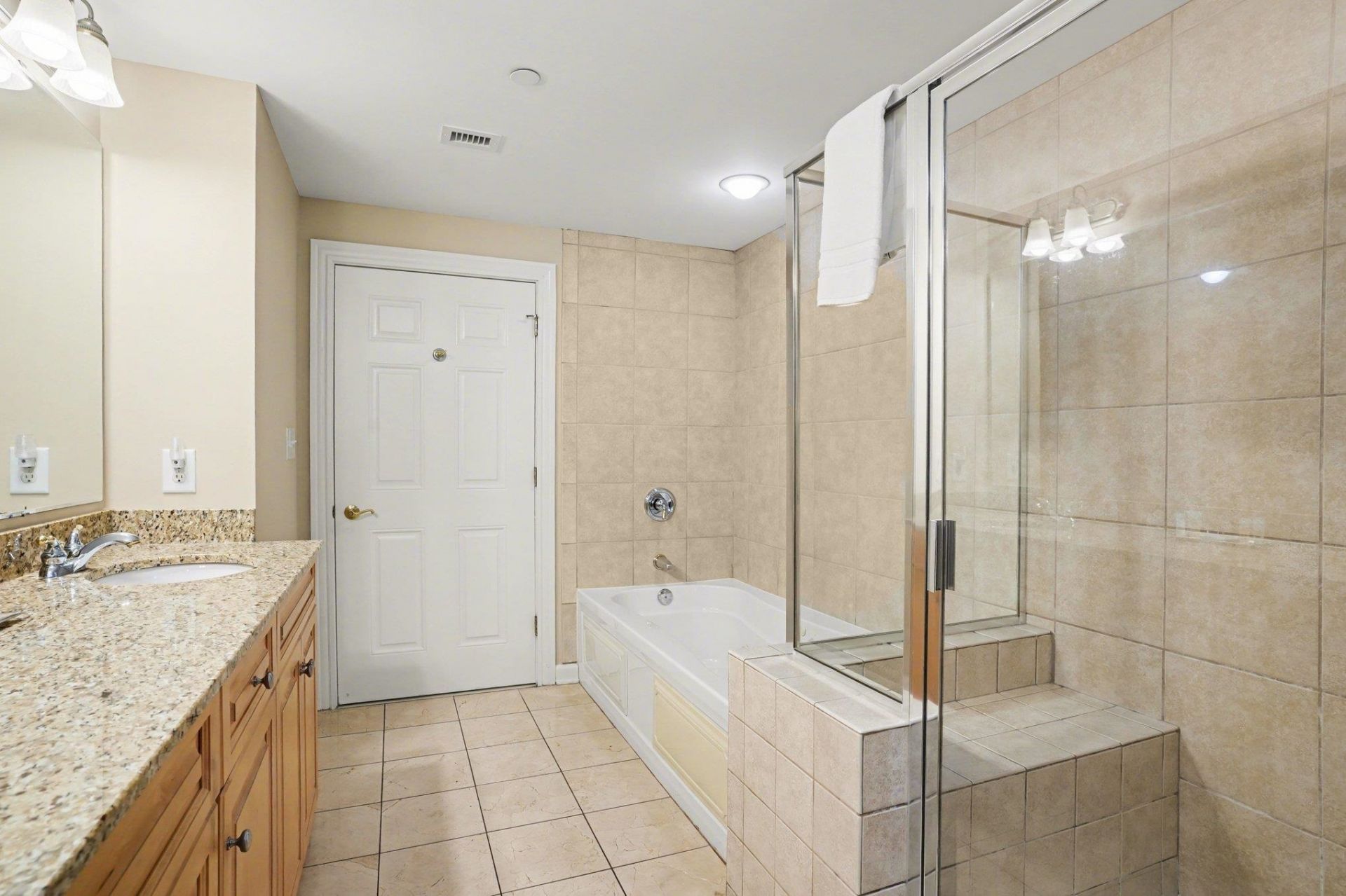 9994 Beach Club Dr. Photo 24