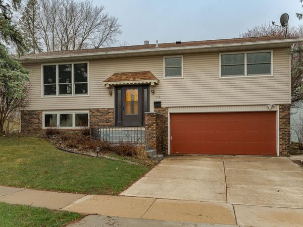 958 28th Street NW, Rochester, MN 55901