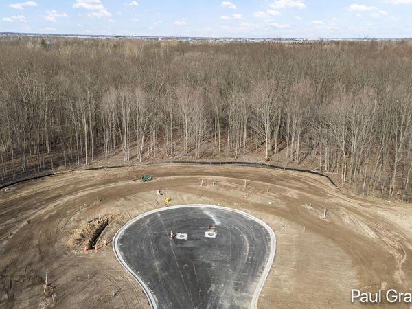 5530 Black Berry Bluff  Ct, Kentwood, MI 49512