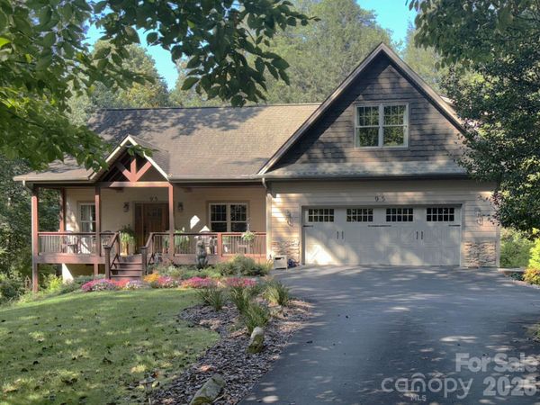 95 Creeks Edge Drive, Hendersonville, NC 28739