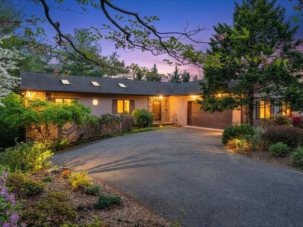 2606 Oak Hill LN SW, Roanoke, VA 24015