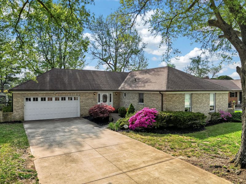 8861 Valley Circle Drive, Florence, KY 41042 Photo 2