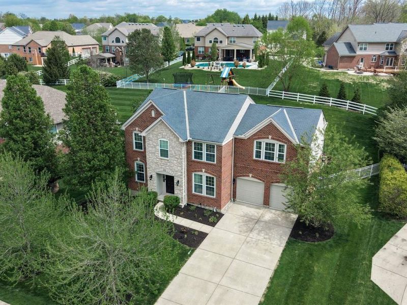 8640 Treeline Drive, Florence, KY 41042 Photo 2