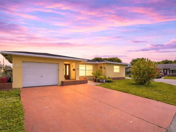 7301 NW 57th Pl , Tamarac, FL 33321