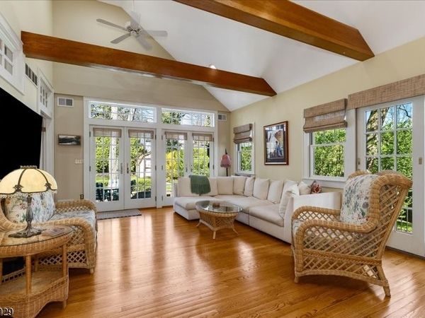 955 Summit Ave, Westfield, NJ 07090