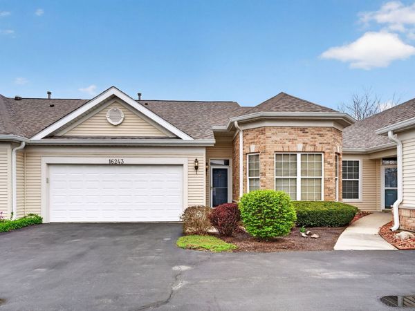 16243 Tomahawk Lake Court , Crest Hill, IL 60403